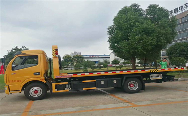 咸宁定远24小时拖车救援电话号码，定远道路救援公司怎么收费的